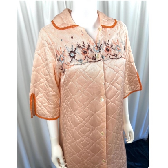 Vintage 60’s Elegant Lady Montreal Long Quilted Bed Jacket - Coat - Robe - XS/S - Picture 3 of 10
